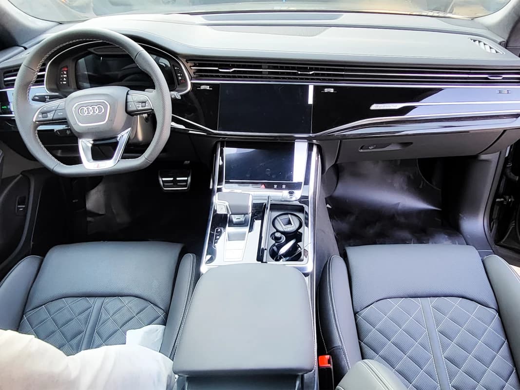 Audi Q8 2024 اس لاين أبيض أوتوماتيك — جديدة