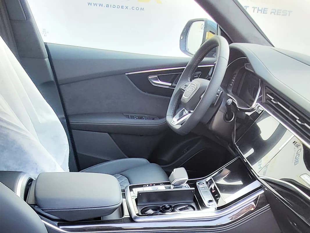 Audi Q8 2024 اس لاين أبيض أوتوماتيك — جديدة