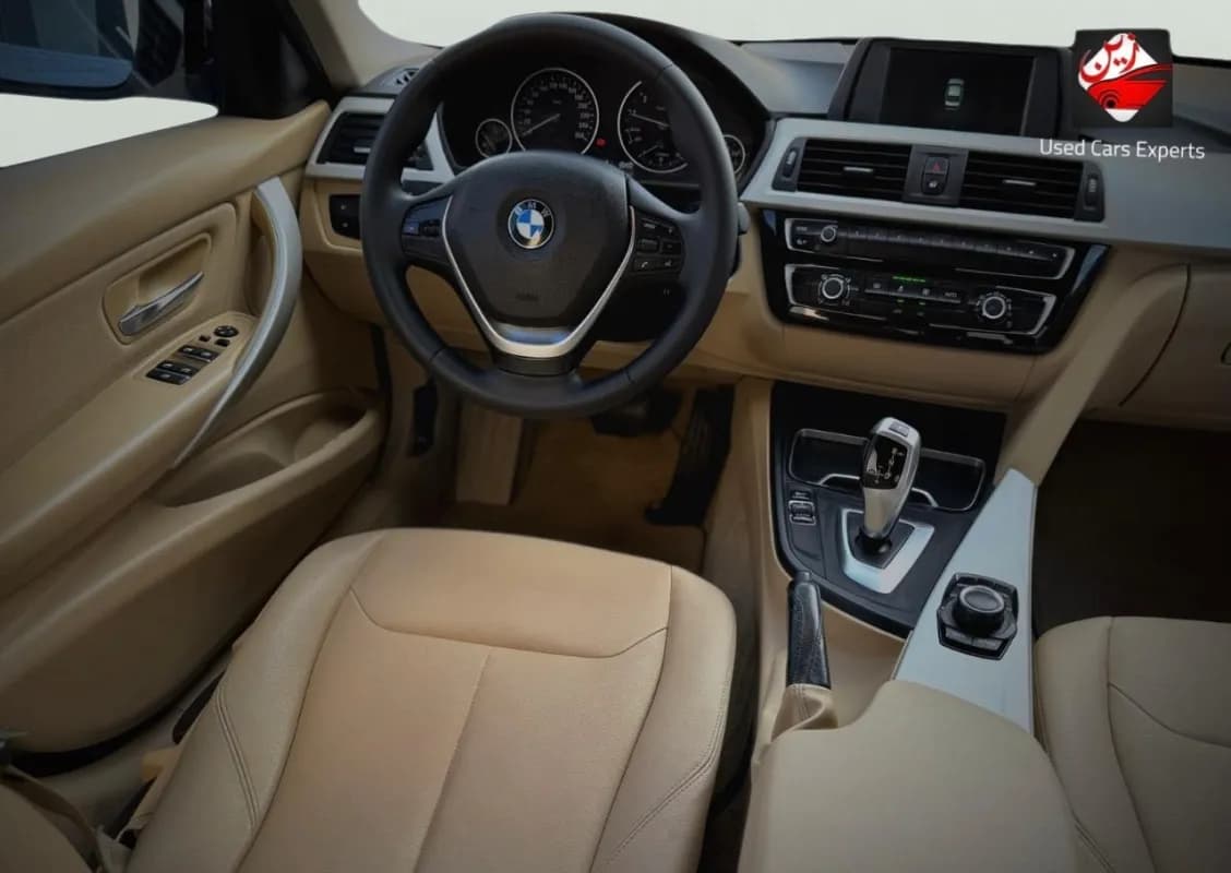 بي ام دبليو 318i 2018 اكسيكلوزيف أبيض أوتوماتيك — مستعملة