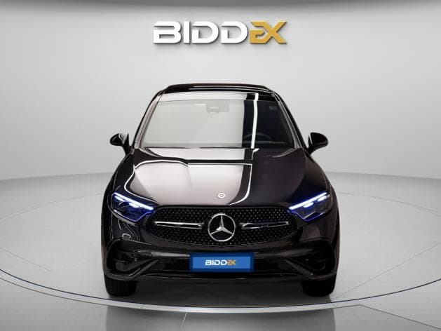 مرسيدس بنز GLC 300 2024 ايه ام جي أسود أوتوماتيك — مستعملة - 1