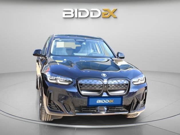 بي ام دبليو IX3 2024