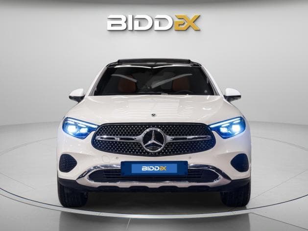 مرسيدس بنز GLC 300 2025 ايه ام جي أبيض أوتوماتيك — جديدة - 1