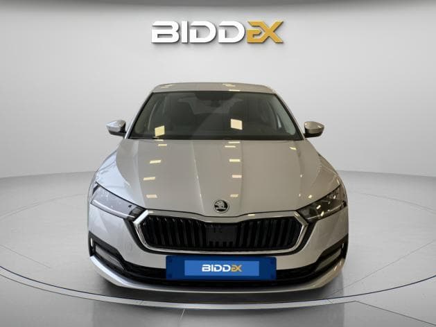 سكودا اوكتافيا A8 2026 لوفت فضي أوتوماتيك — جديدة - 1