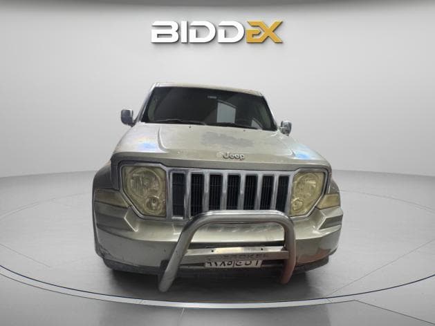 Jeep Cherokee 2011 Longitude Silver Automatic — Used - 1