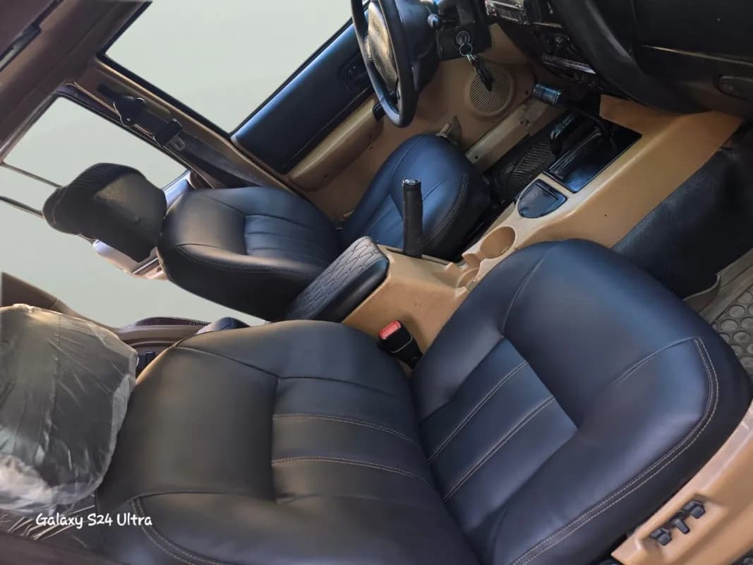 جيب شيروكي 1988