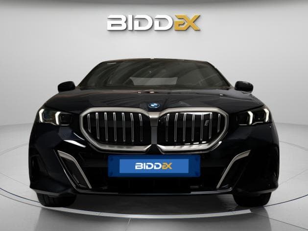 بي ام دبليو اي 5 2025