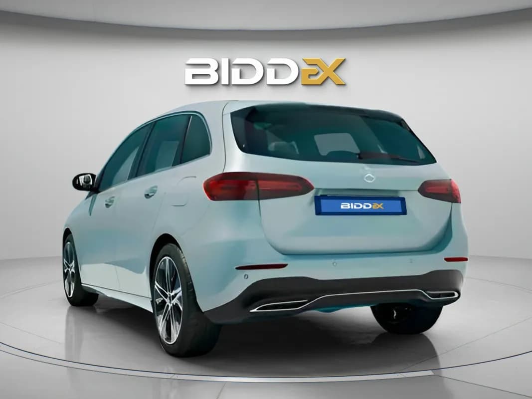 مرسيدس بنز B200 2026