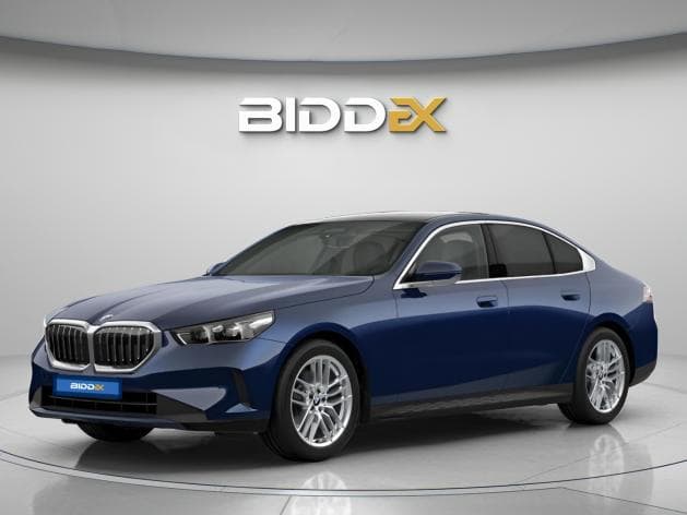 بي ام دبليو 520i 2025 لاكشري أزرق أوتوماتيك — جديدة - 1