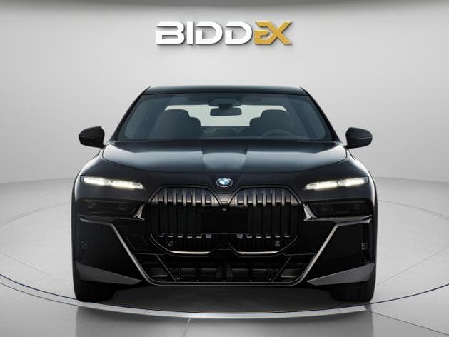 بي ام دبليو 740i 2026