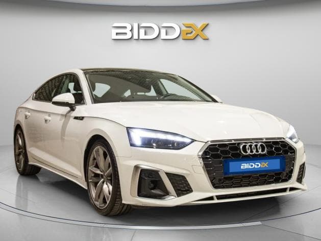 أودي A5 2022 اس لاين أبيض أوتوماتيك — مستعملة - 1