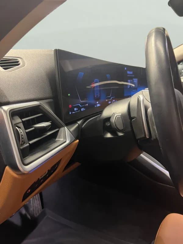 بي ام دبليو 320i 2023