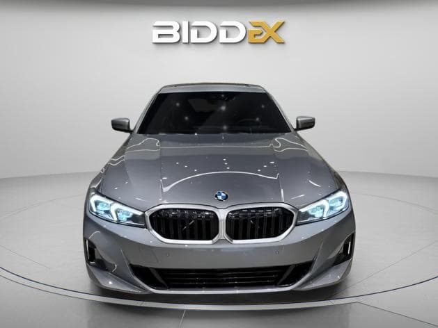 بي ام دبليو 320i 2026 لاكشري رمادي أوتوماتيك — مستعملة - 1
