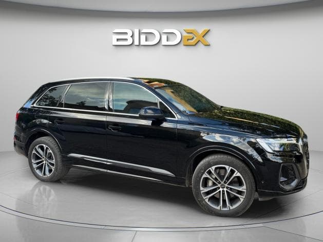 أودي Q7 2024 اس-لاين أسود أوتوماتيك — مستعملة - 1