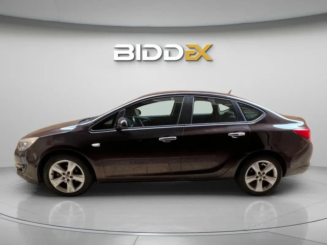 أوبل استرا 2014