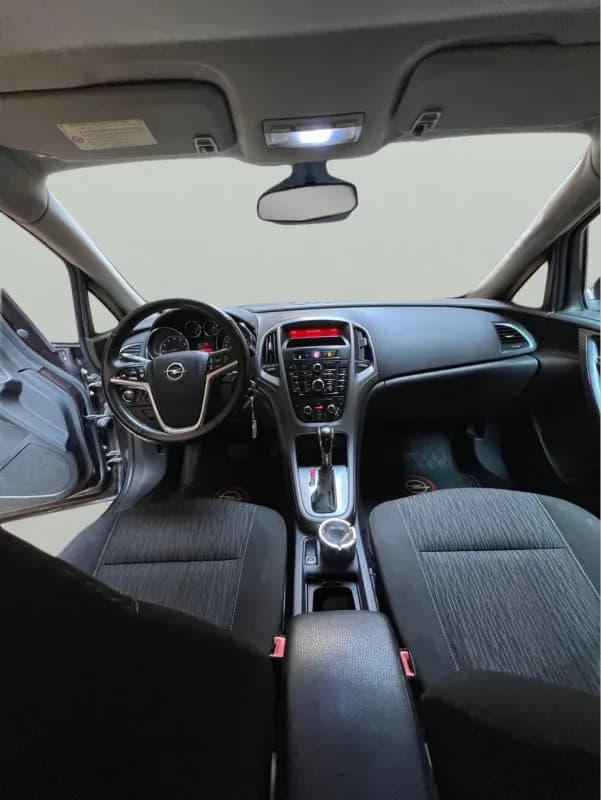 أوبل استرا 2014