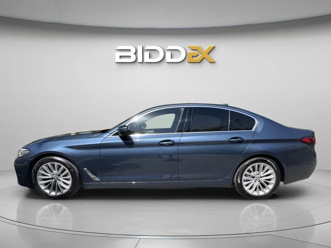 بي ام دبليو 520i 2023