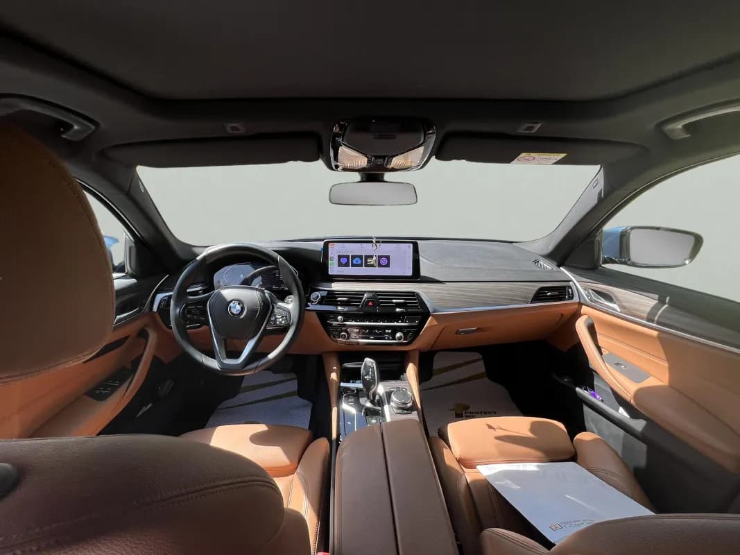 بي ام دبليو 520i 2023