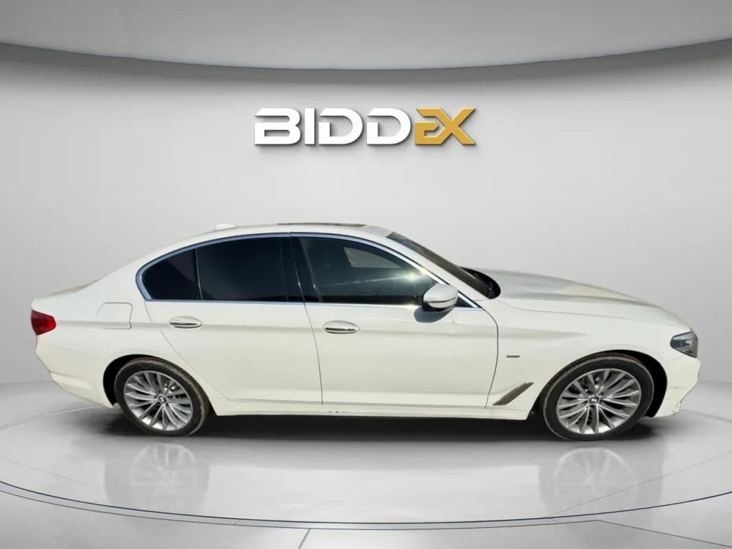 BMW 520i 2018 Luxury White Automatic — Used