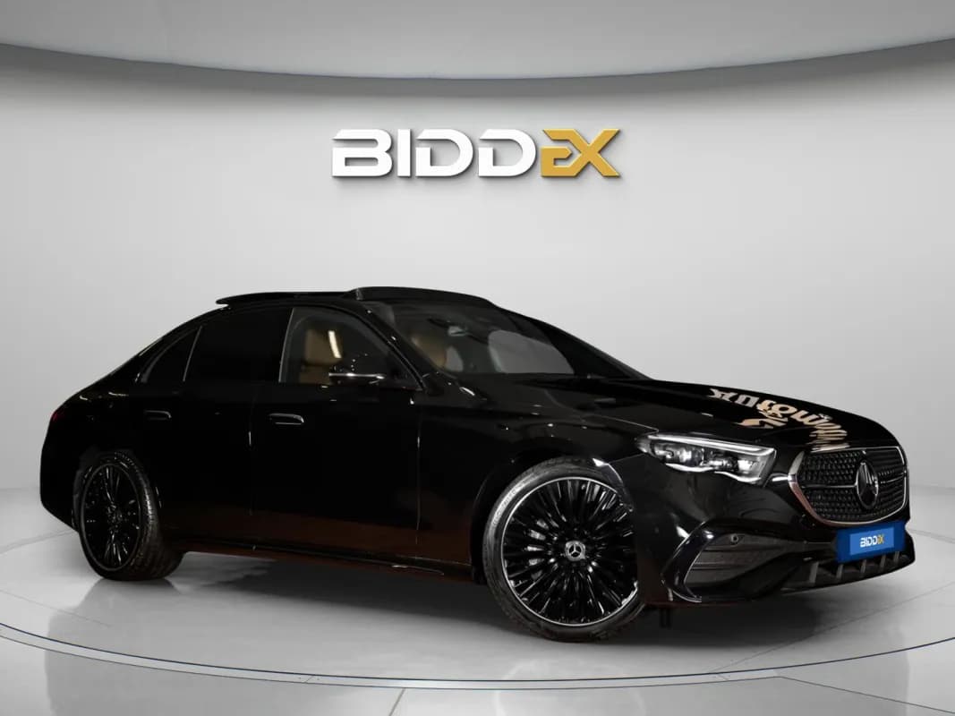 مرسيدس بنز E200 2025 بريميوم بلس أسود أوتوماتيك — جديدة