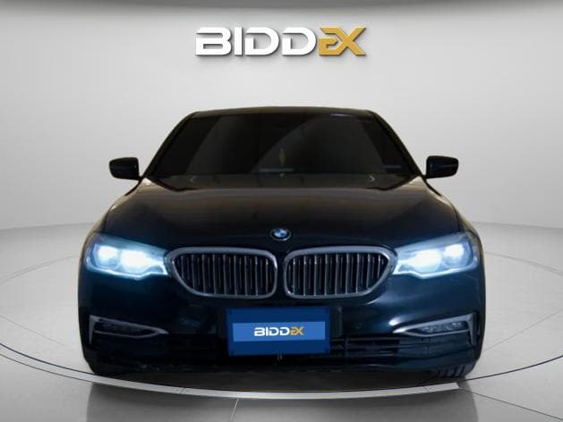 بي ام دبليو 520i 2018