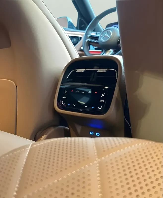 مرسيدس بنز E200 2026