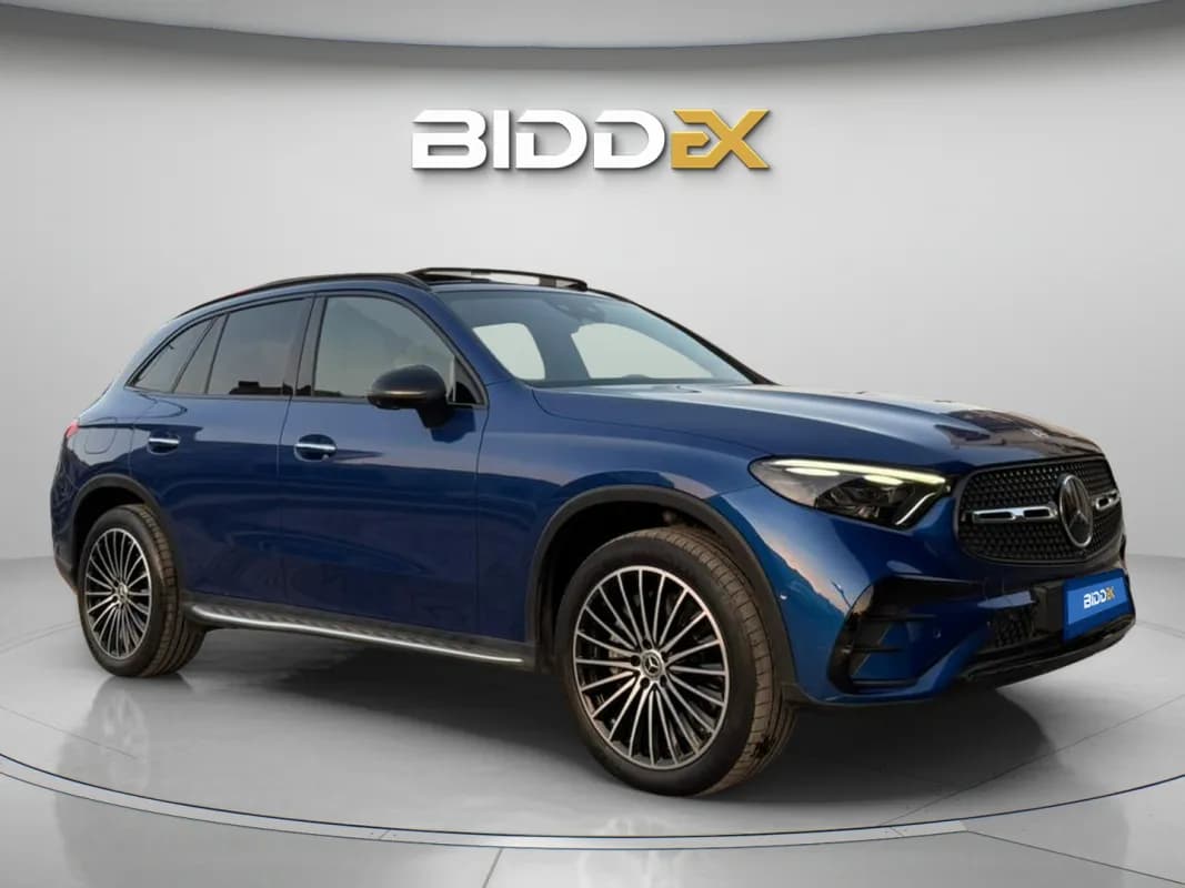 مرسيدس بنز GLC 300 2023 ايه ام جي أزرق أوتوماتيك — مستعملة