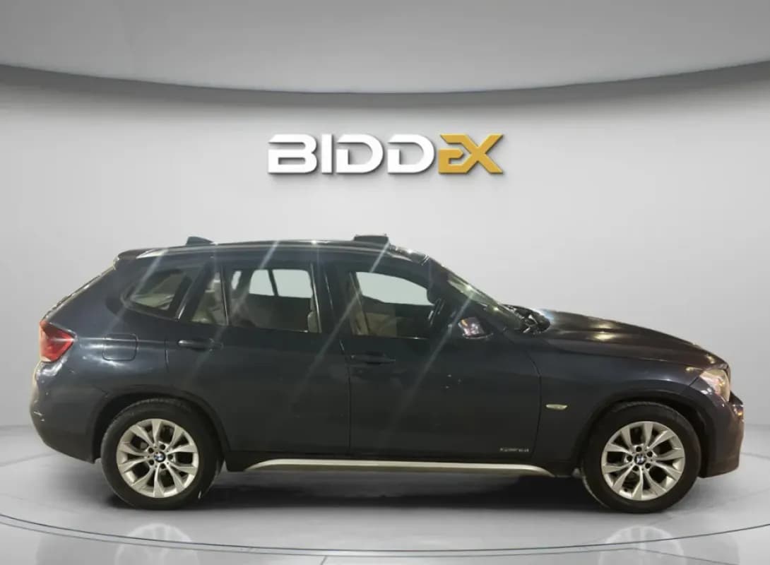 بي ام دبليو X1 2011