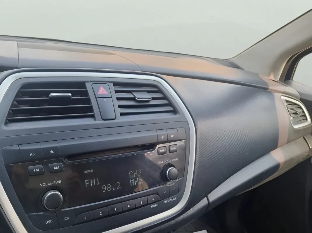 سوزوكي S كروس 2015