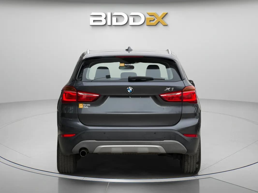 بي ام دبليو X1 2017