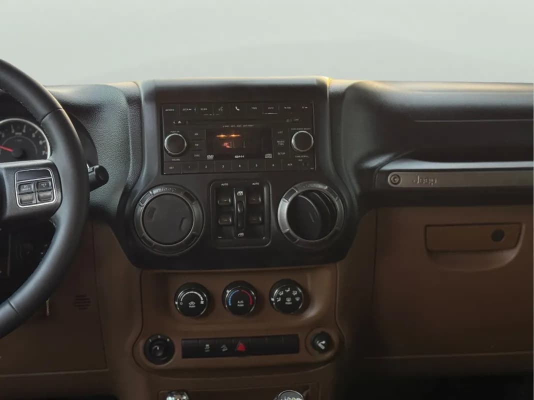 جيب رانجلر 2012