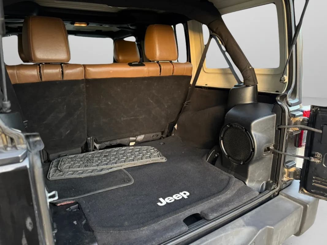 جيب رانجلر 2012