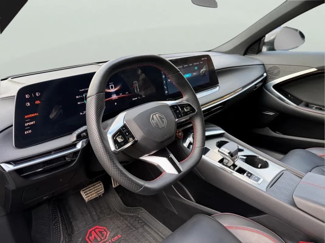 MG 7 2025 Trophy Black Automatic — Used