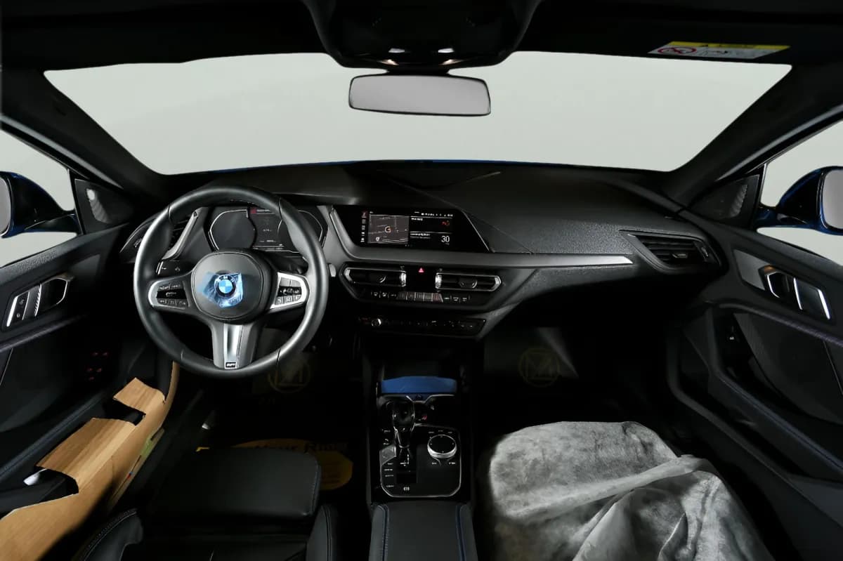 بي ام دبليو 218i 2021