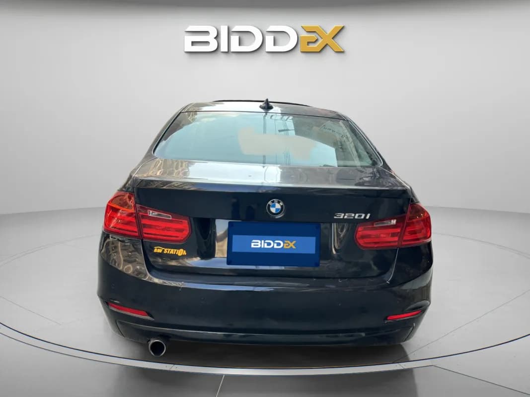 بي ام دبليو 320i 2014