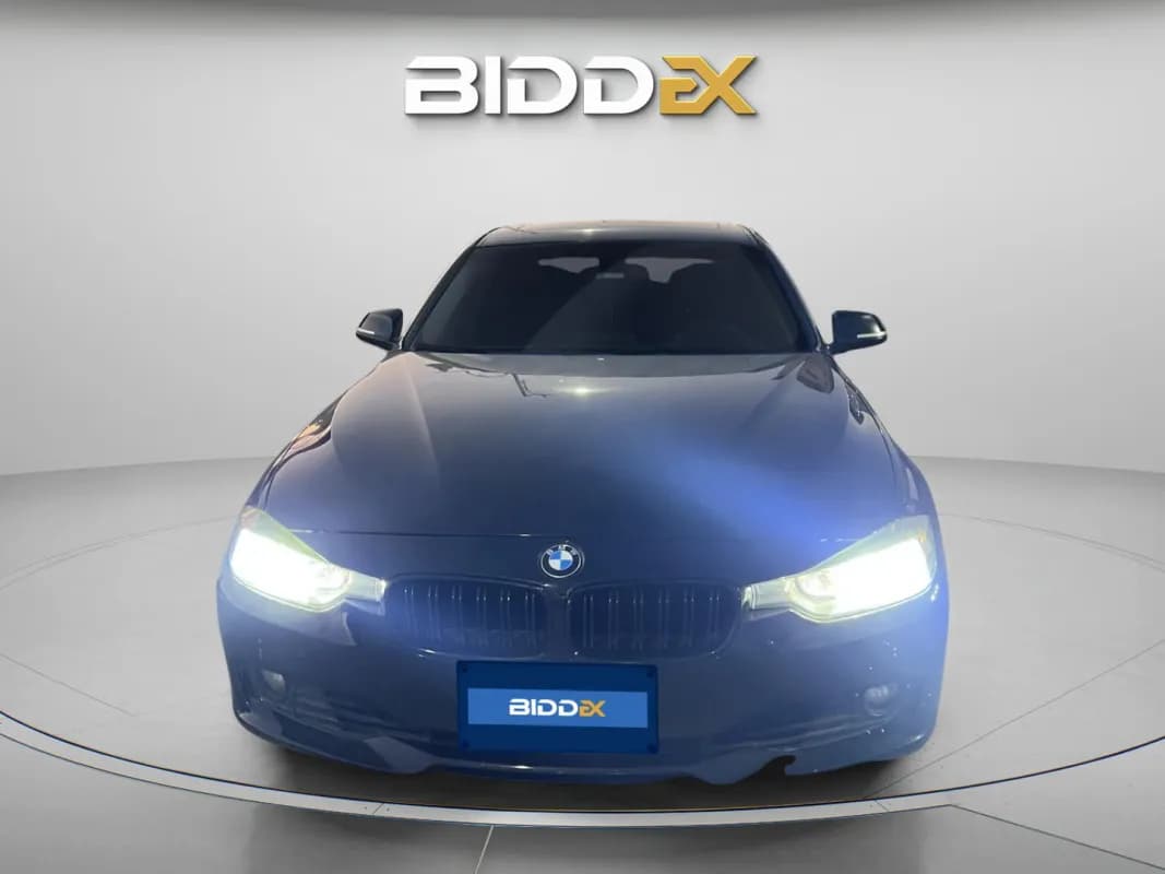 بي ام دبليو 320i 2014