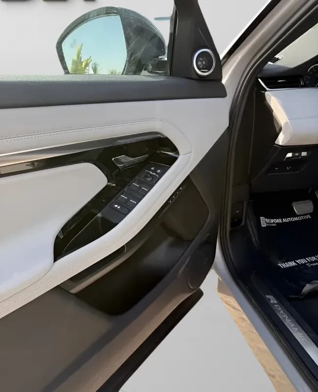 رينج روفر ايفوك 2023