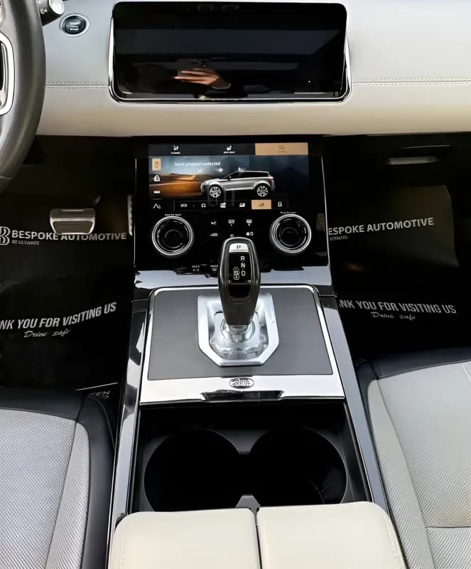 رينج روفر ايفوك 2023