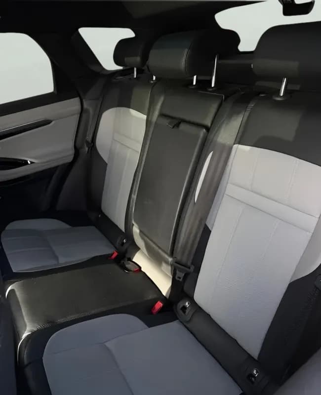 رينج روفر ايفوك 2023