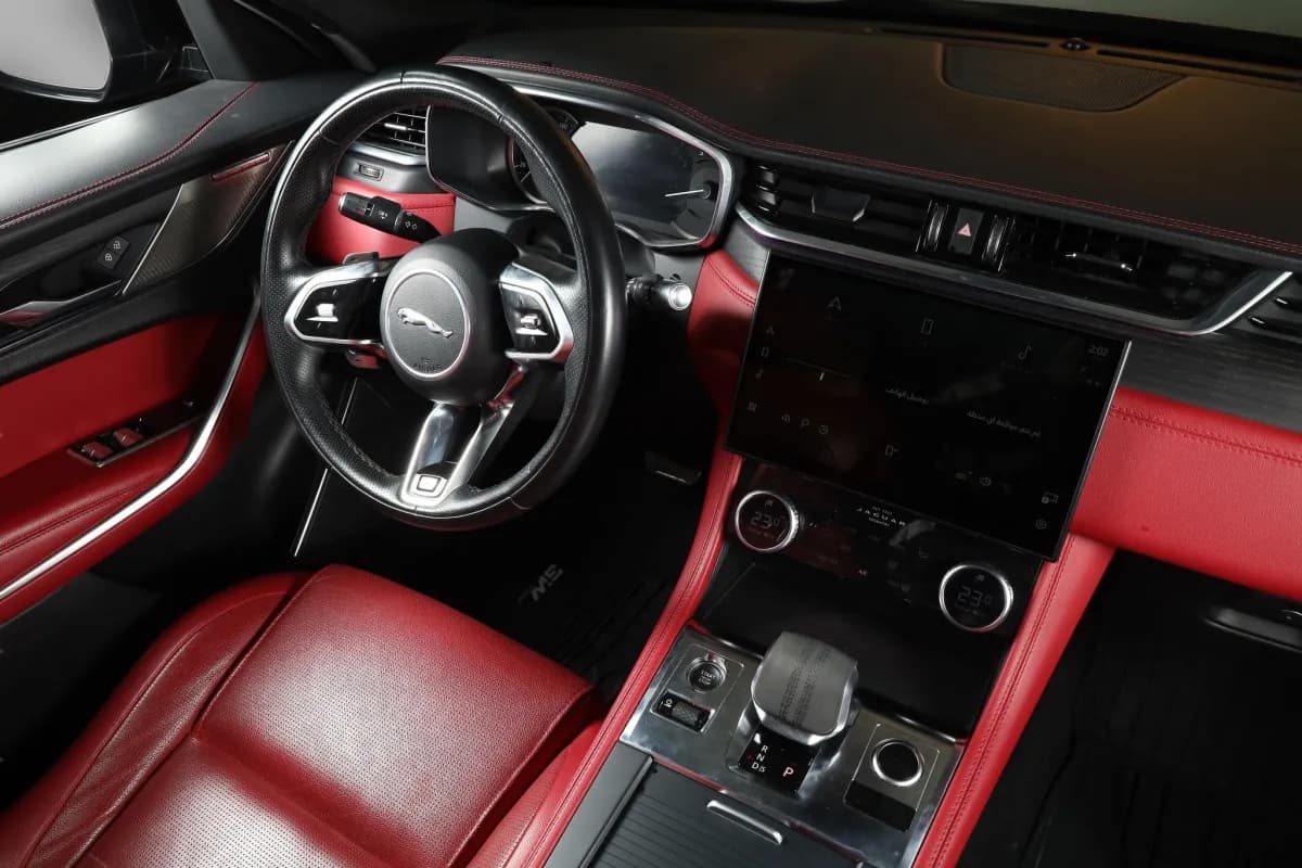 جاكوار اف باس 2022