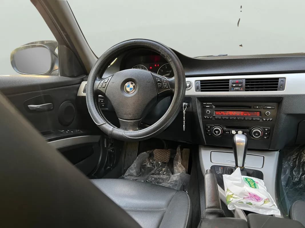 بي ام دبليو 316i 2010