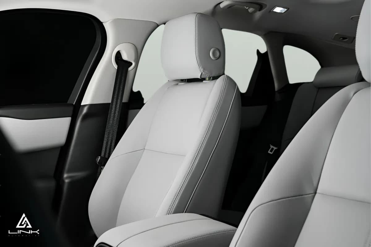 رينج روفر فيلار 2025