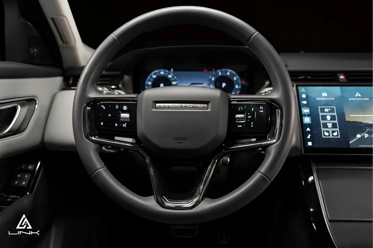 رينج روفر فيلار 2025