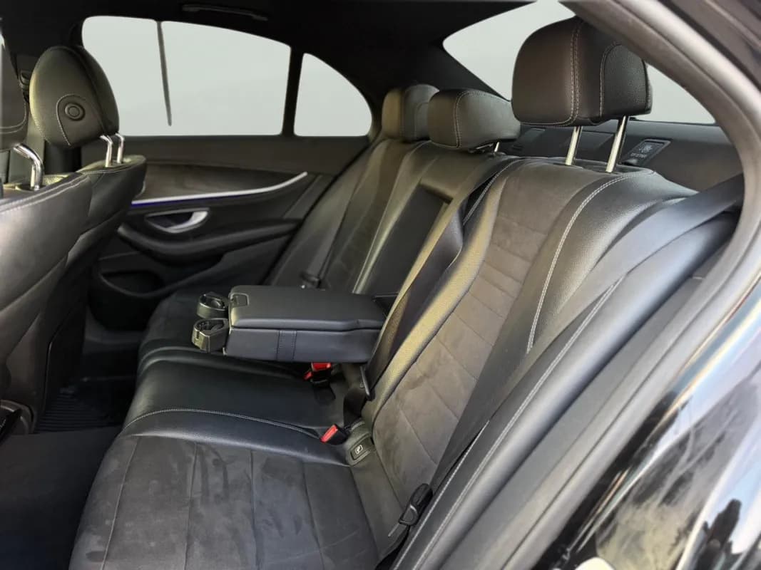 مرسيدس بنز E300 2021