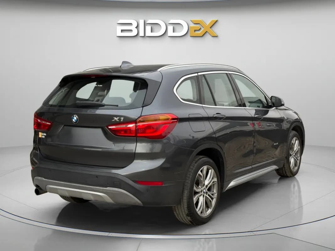 بي ام دبليو X1 2017