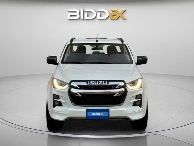 Isuzu MU-X 2024 Standard White Automatic — Used - 1