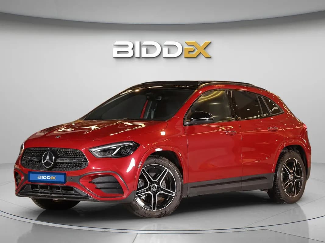 مرسيدس بنز GLA 200 2025 ايه ام جي أحمر أوتوماتيك — جديدة